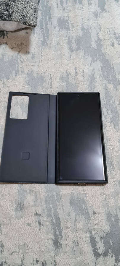 Samsung Galaxy S22 Ultra (Mint condition)