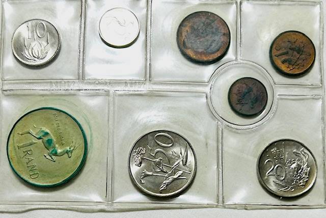 1970 (R1-1/2c) SILVER ONE RAND (R1) MINT PACK SOUTH AFRICA UNCIRCULATED AS FROM MINT