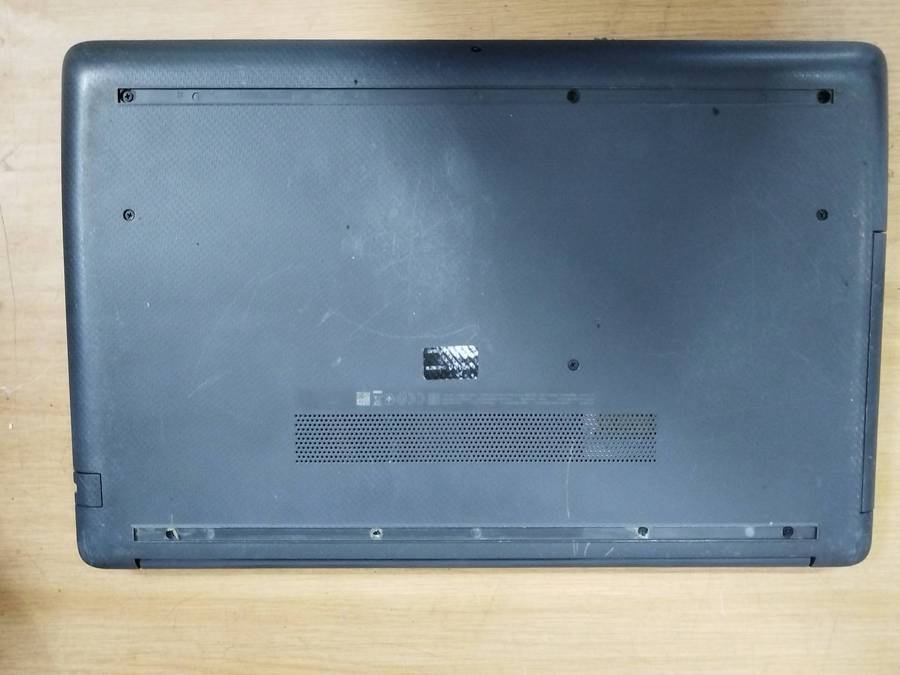 HP 255 Ryzen 3 laptop on auction.