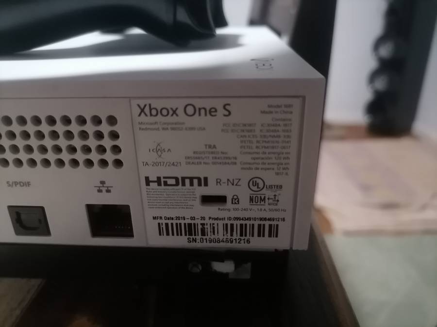 XBox 1 S with GTA5 and controller.