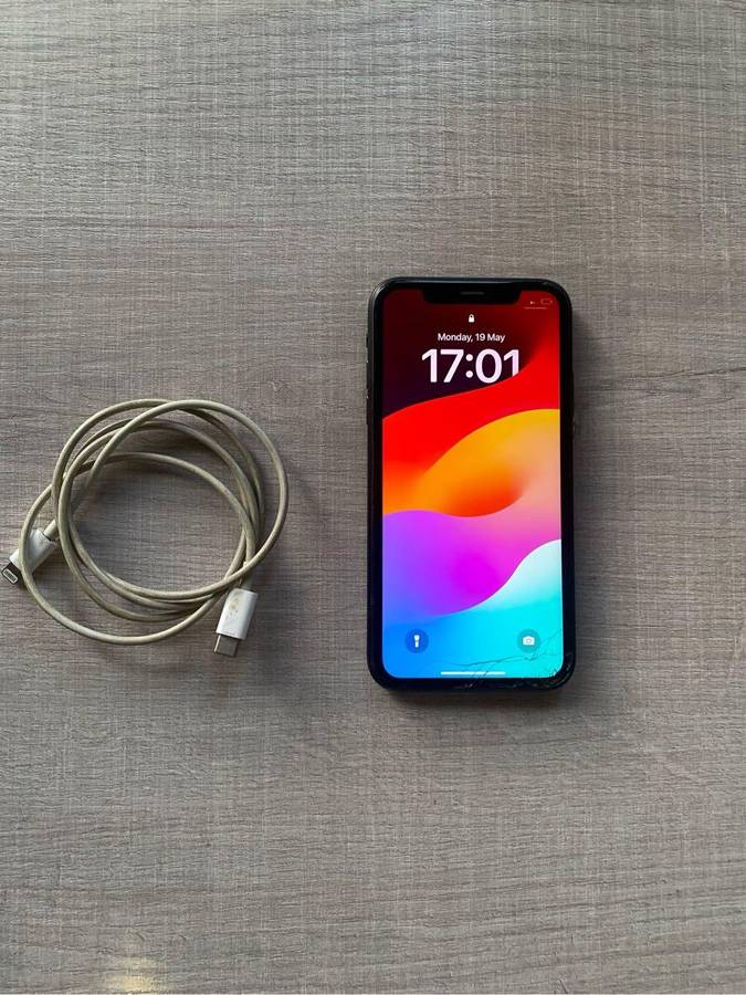 IPHONE XR BLACK 64GB