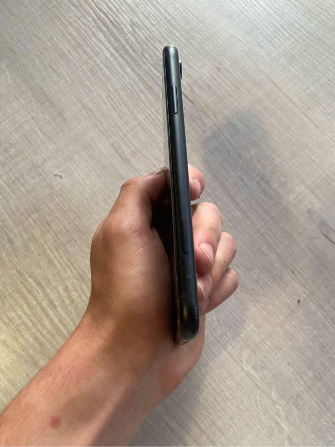 IPHONE XR BLACK 64GB