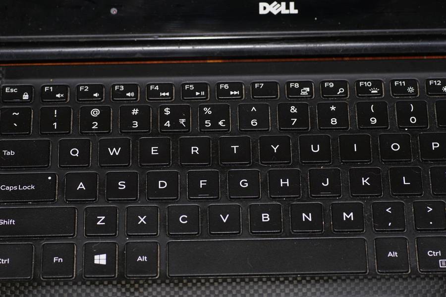 4K Touchscreen Dell Precision 5520 Core i7 7820HQ, 32GB RAM, 512GB NVMe, 4GB NVidia Quadro M1200.