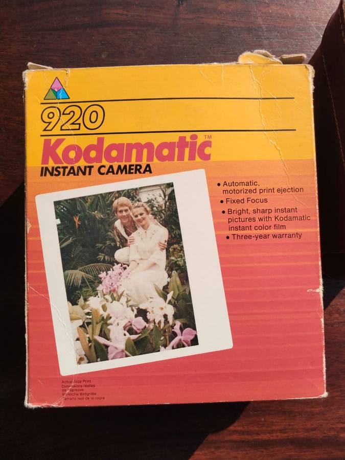 Collectors vintage Kodamatic 930 and a Netter camera in leather case