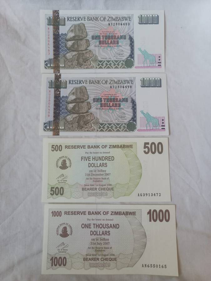 Collectors selection of Zimbabwe notes