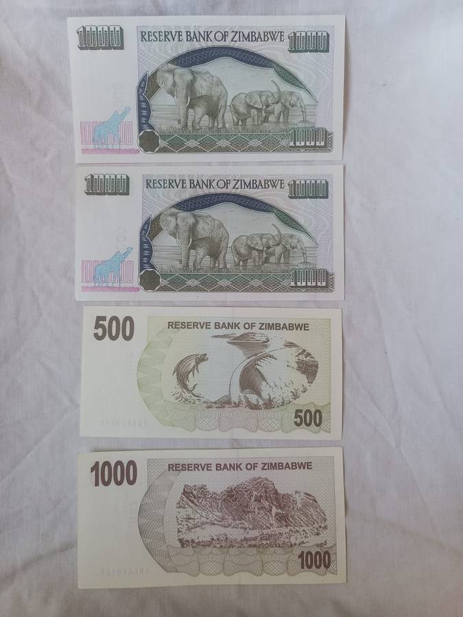 Collectors selection of Zimbabwe notes