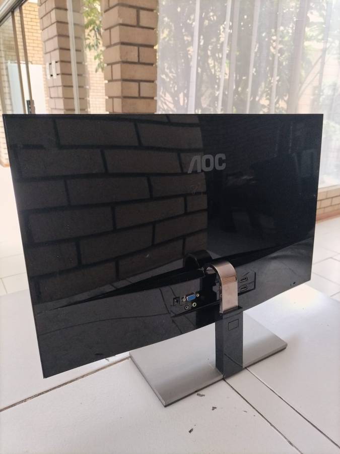 LCD COMPUTER SCREEN