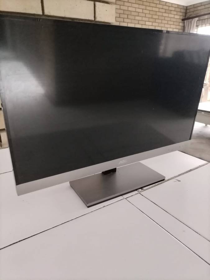 LCD COMPUTER SCREEN