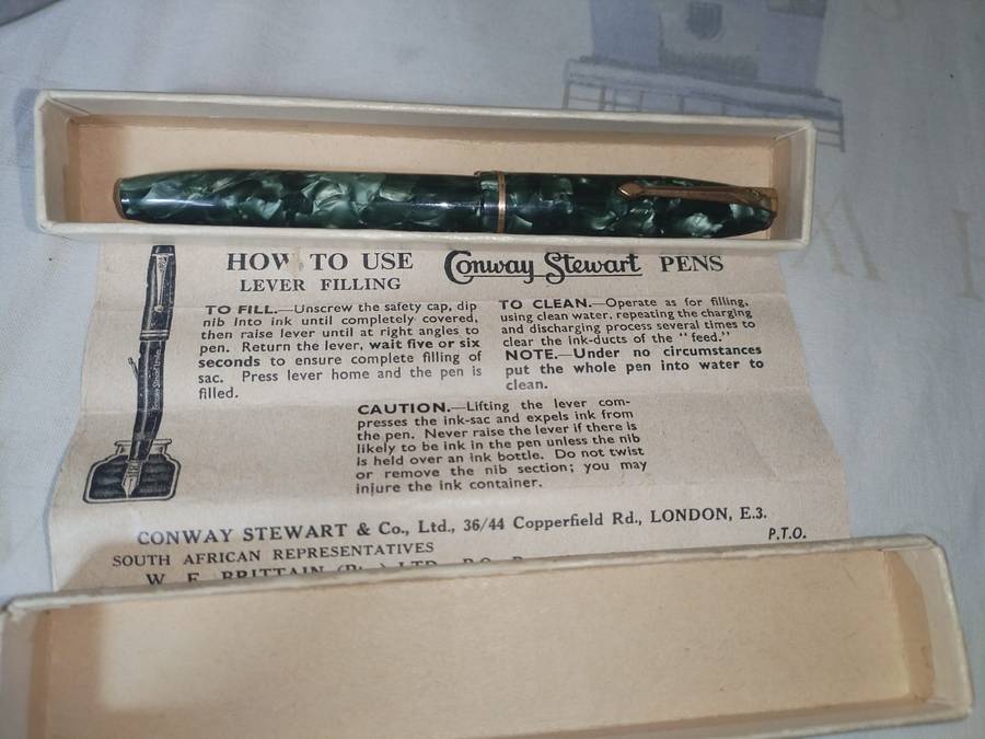 Valuable collectors Conway Stewart Fountain Pen