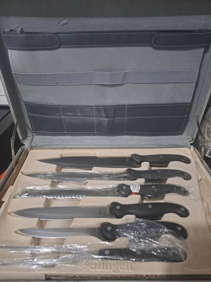 Stunning Solingen 19 piece cutlery set in wooden case in excellent condition