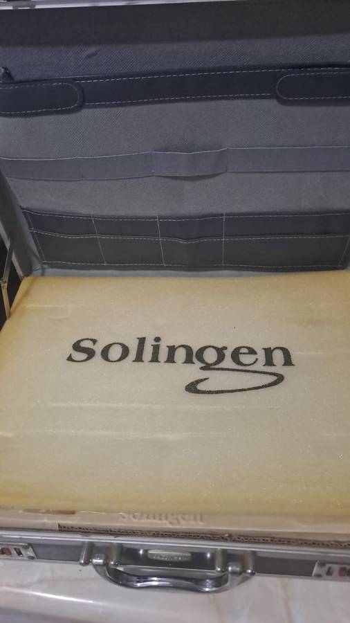 Stunning Solingen 19 piece cutlery set in wooden case in excellent condition