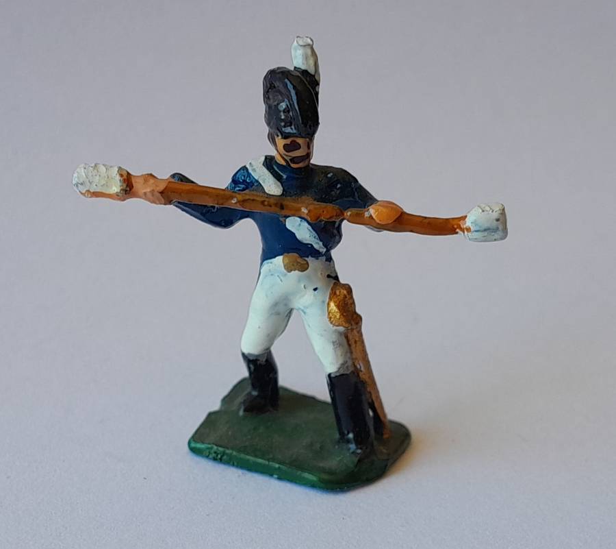 Miniature Napoleonic Artillery Crew Lead Figurine Set.