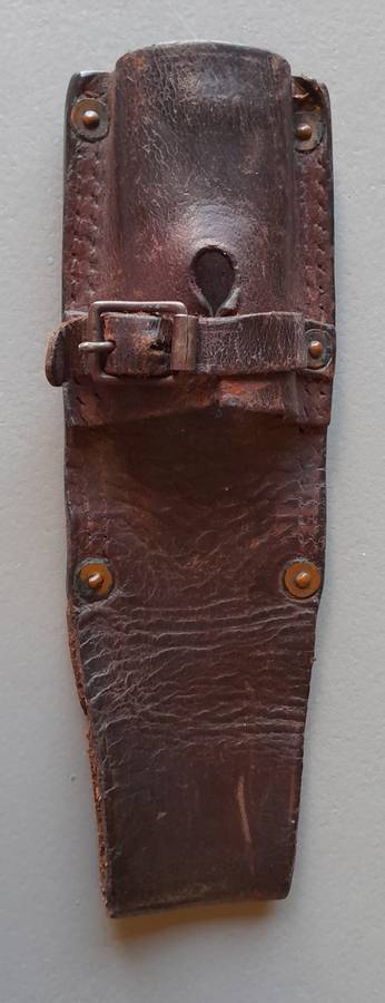 WW1 Pattern 1907 Sanderson Bayonet with WW2 Mangrovite Scabbard and Leather Frog.