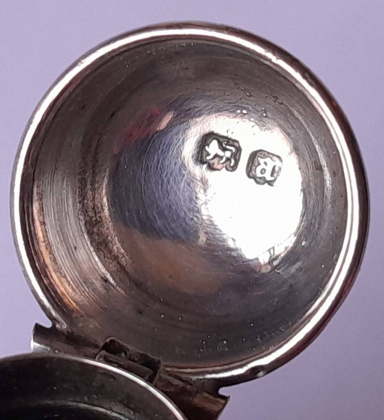 "Reserved" Antique 9ct Gold and Amber Cheroot Holder with Sterling Silver Case. London, 1916.