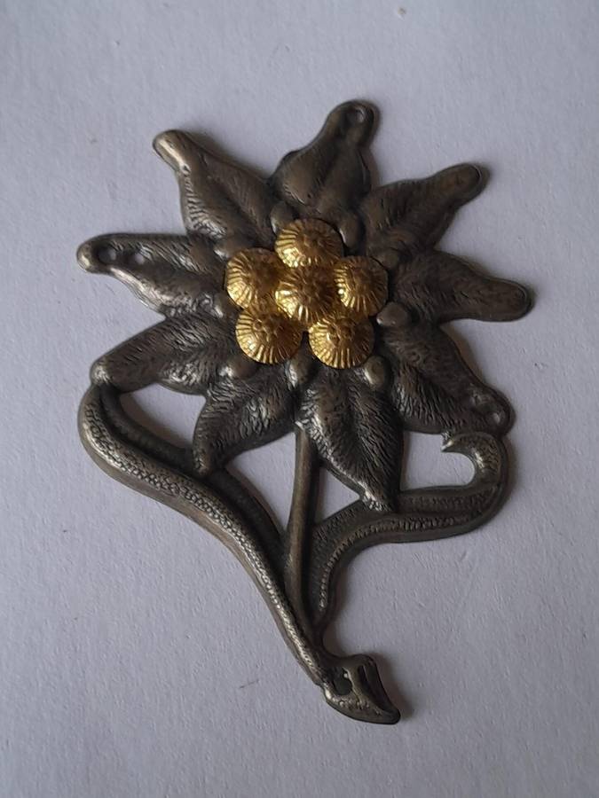 WW2 German Army Alpenkorps (Mountain Troops) Edelweiss Hat Badge. Possibly A Replica.