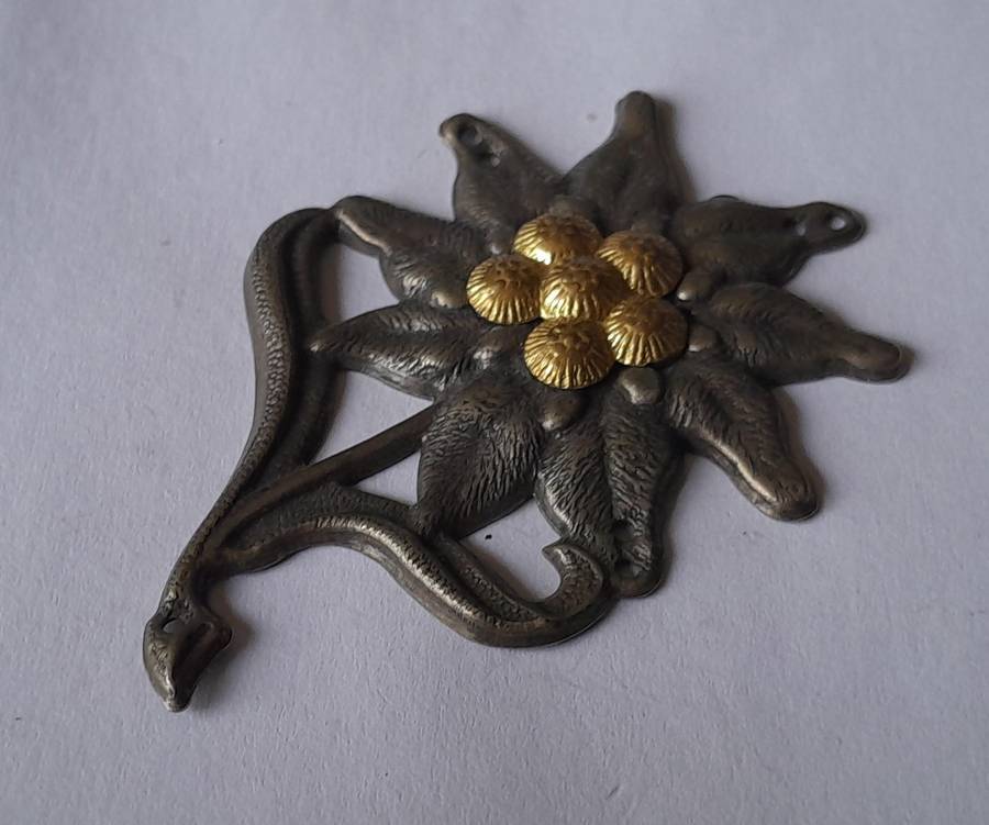 WW2 German Army Alpenkorps (Mountain Troops) Edelweiss Hat Badge. Possibly A Replica.
