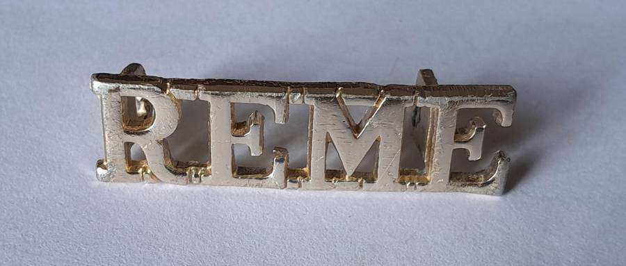 British Royal Electrical Mechanical Engineers Anodised Aluminium Shoulder Title.