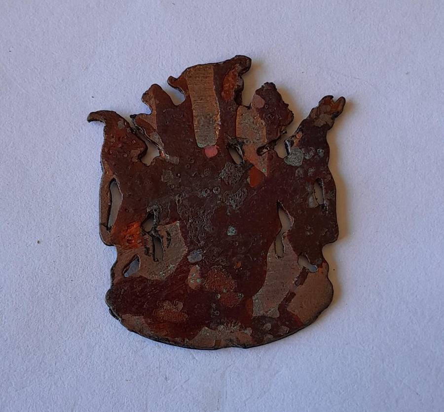 Rare Vintage Rhodesian "Sinoia Caves" Metal Badge.
