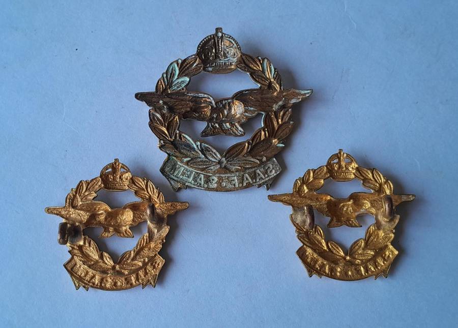 WW2 SA Air Force Badge Set.  Cap & 2 Collars (facing).  Lugs Intact.