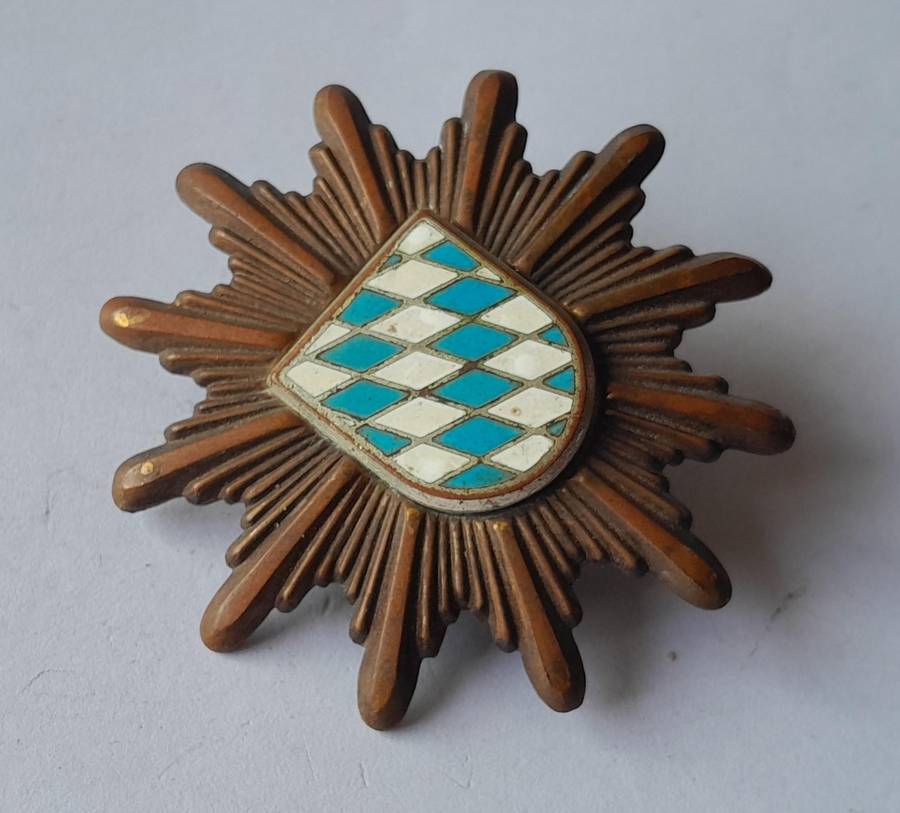 Original Vintage German Polizei Bavaria (Bavarian Police) Cap Badge.