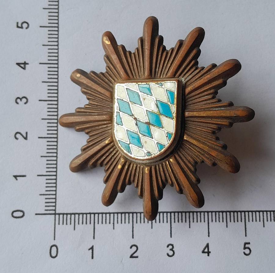 Original Vintage German Polizei Bavaria (Bavarian Police) Cap Badge.