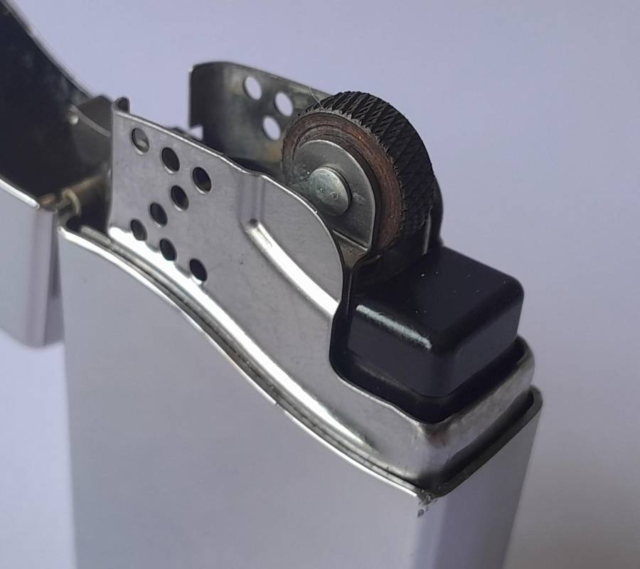 Rare Vintage Zippo Blu2 Polished Chrome Lighter.