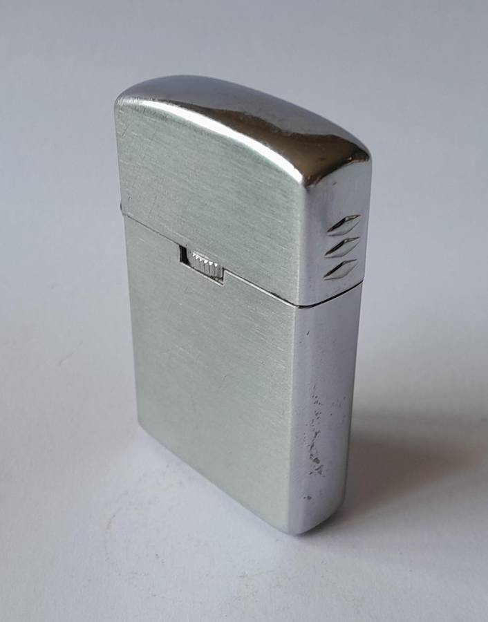 Vintage Japanese "Royal Kind" Windproof Butane Gas Lighter.