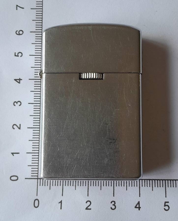 Vintage Japanese "Royal Kind" Windproof Butane Gas Lighter.