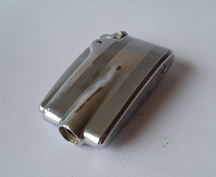 1950's Ronson Varaflame Butane Lighter.  Made In England.