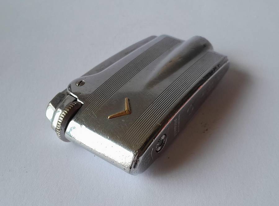 1950's Ronson Varaflame Butane Lighter.  Made In England.
