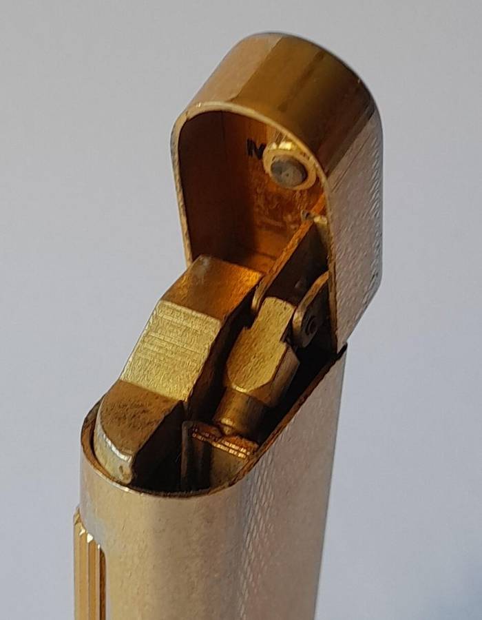 Vintage "Penguin" Goldtone Butane Gas Lighter.