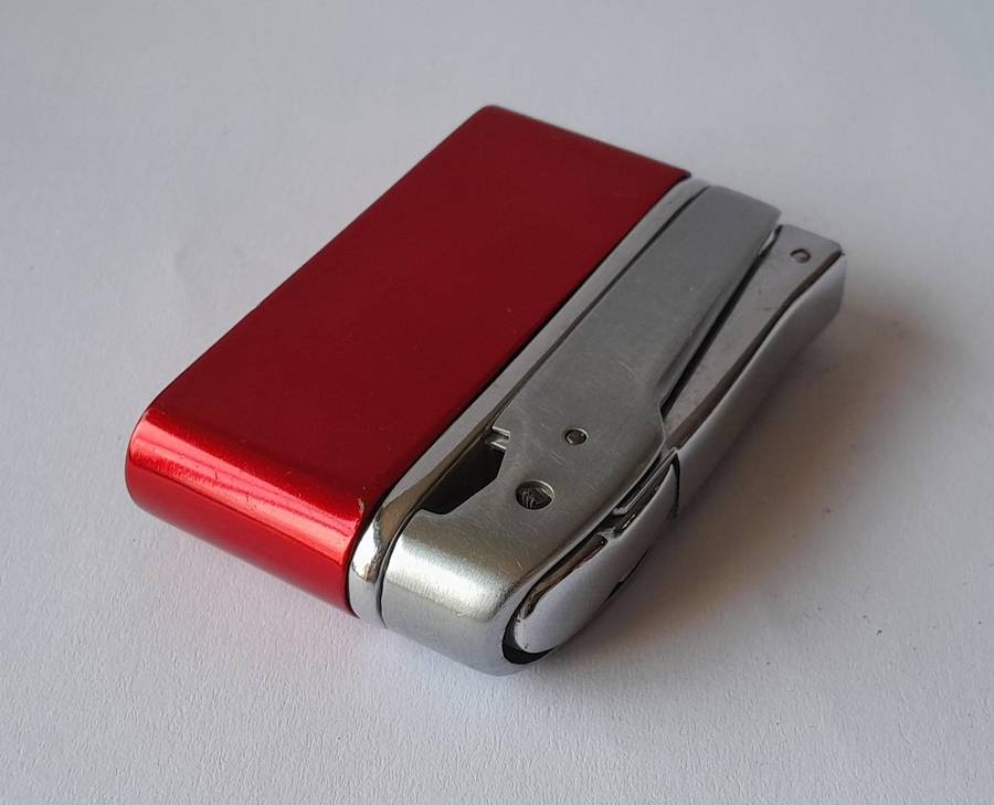 1960's/70's Chinese "Sunflower" Lighter.