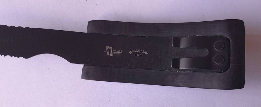 Valois USA 440 Carbon Steel Belt Buckle Knife.
