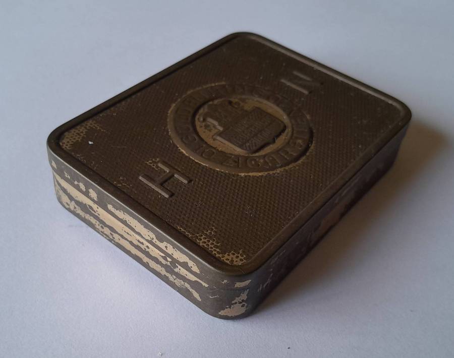 Rare WW2 German Wehrmacht Tropical Cigarette Tin.