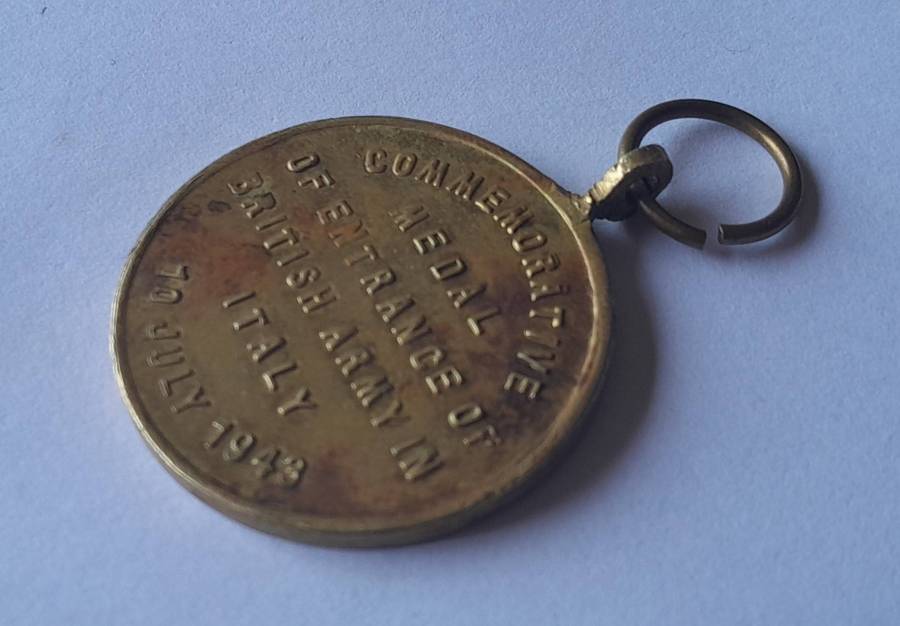 Rare WW2 1943 8th Army Entrance in Italy Medal.