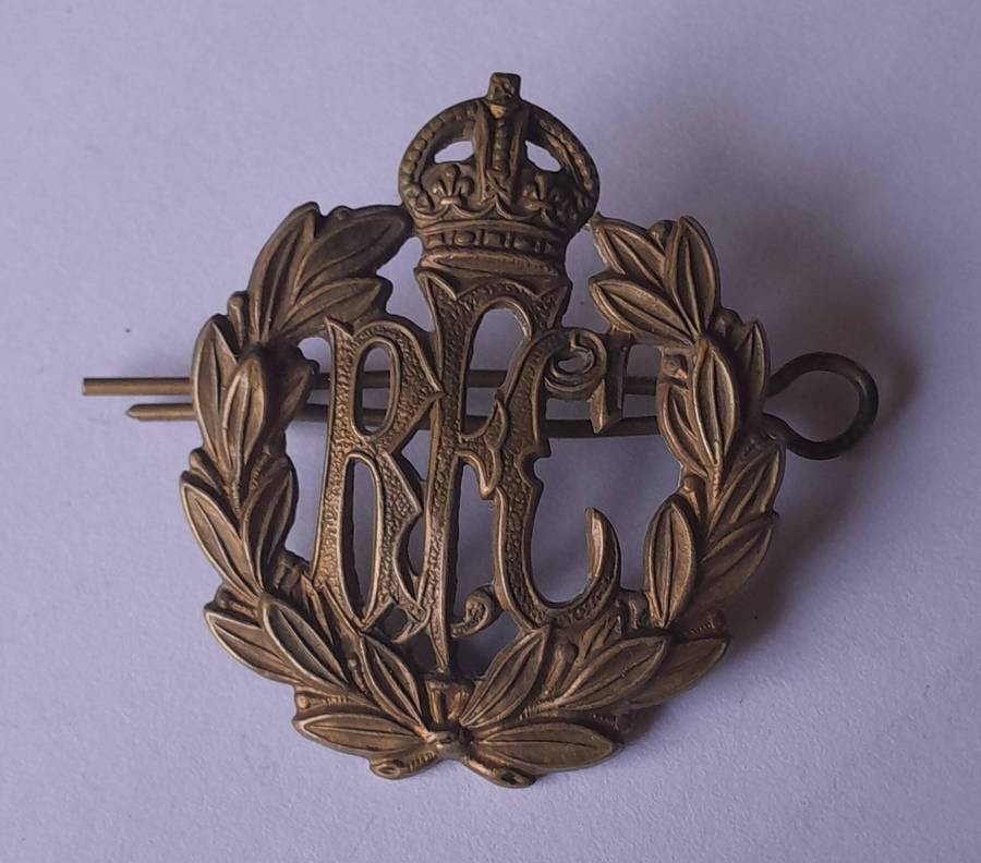 Rare WW1 Royal Flying Corps Cap Badge.  (Pre-RAF).  Lugs Intact.