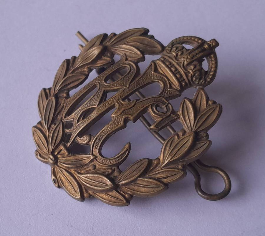 Rare WW1 Royal Flying Corps Cap Badge.  (Pre-RAF).  Lugs Intact.