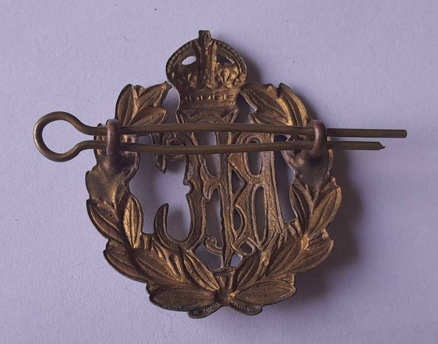 Rare WW1 Royal Flying Corps Cap Badge.  (Pre-RAF).  Lugs Intact.
