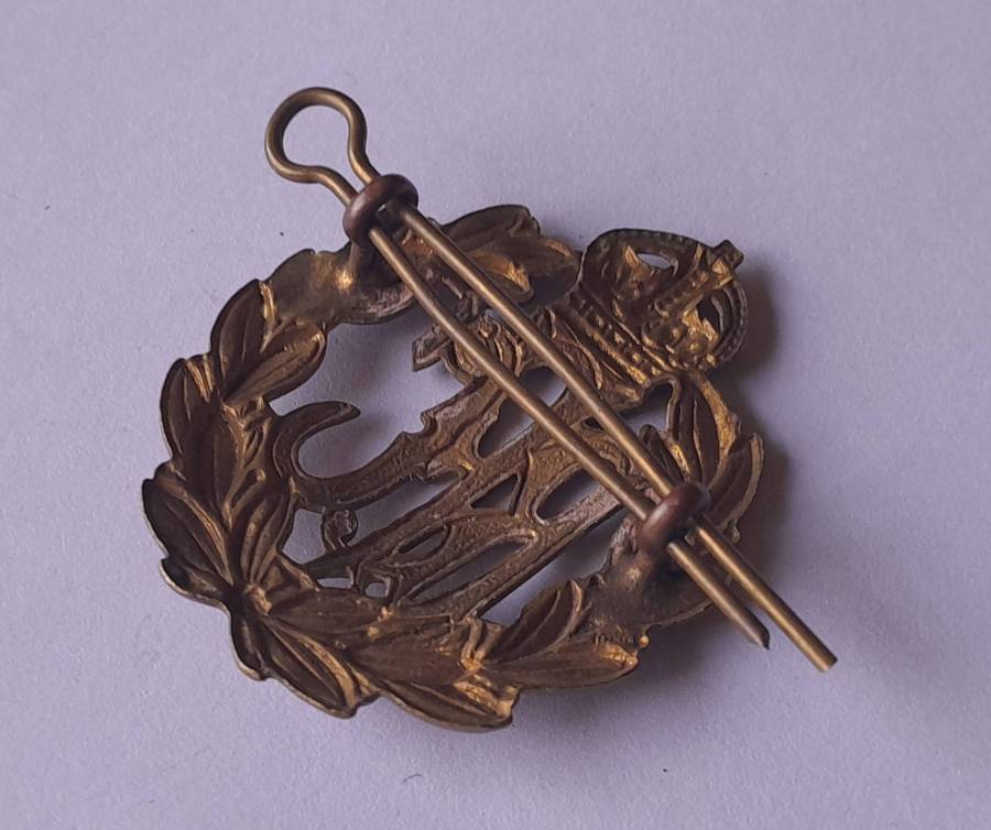 Rare WW1 Royal Flying Corps Cap Badge.  (Pre-RAF).  Lugs Intact.