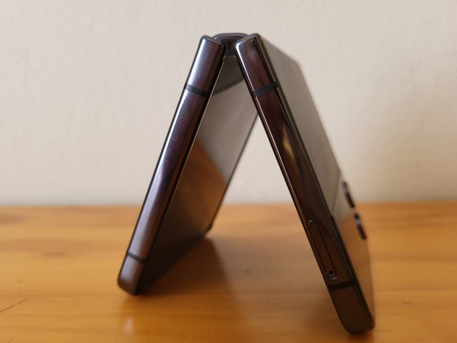 MINT SAMSUNG Z FLIP 4 256GB | BOXED WITH ACCESSORIES