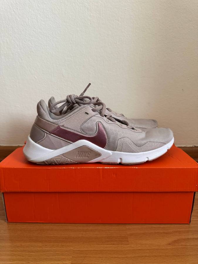 Nike Womens Legend Essential 2 | Platinum Violet