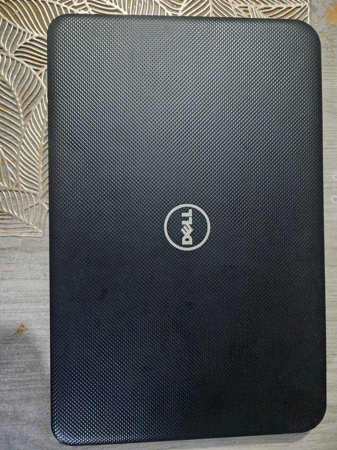 DELL INSPIRON 3737 I7 LAPTOP FOR SAPRES OR TO REPAIR PLEASE READ AD !!!