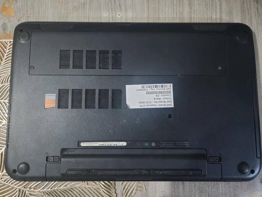 DELL INSPIRON 3737 I7 LAPTOP FOR SAPRES OR TO REPAIR PLEASE READ AD !!!