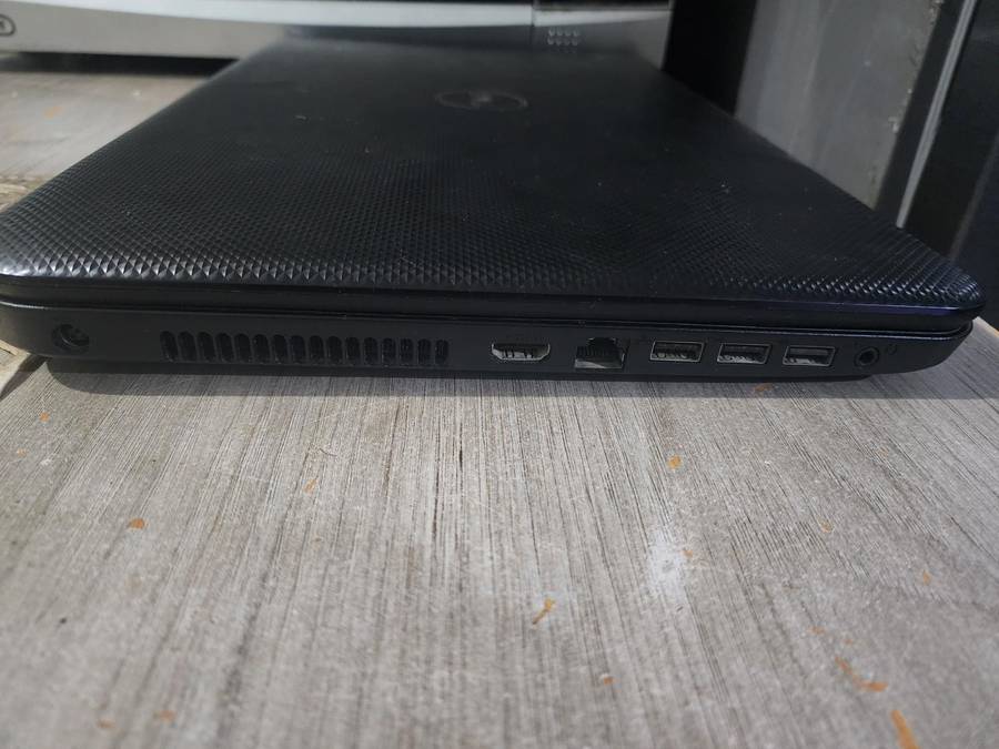DELL INSPIRON 3737 I7 LAPTOP FOR SAPRES OR TO REPAIR PLEASE READ AD !!!