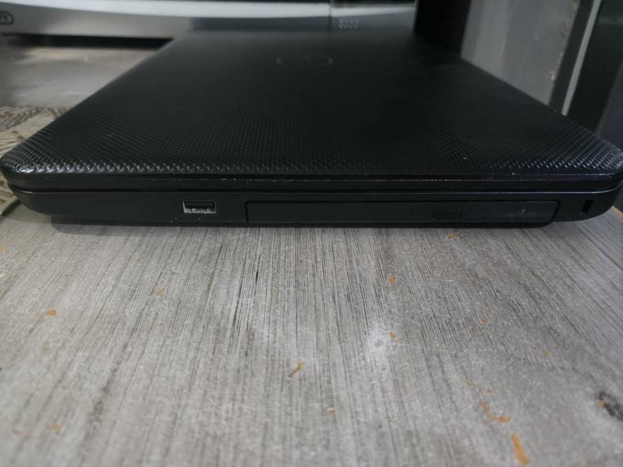 DELL INSPIRON 3737 I7 LAPTOP FOR SAPRES OR TO REPAIR PLEASE READ AD !!!