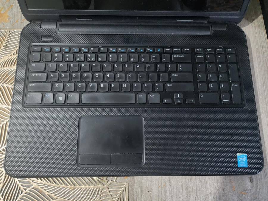DELL INSPIRON 3737 I7 LAPTOP FOR SAPRES OR TO REPAIR PLEASE READ AD !!!