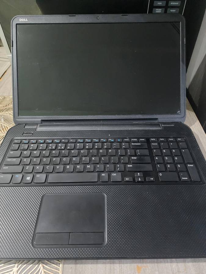 DELL INSPIRON 3737 I7 LAPTOP FOR SAPRES OR TO REPAIR PLEASE READ AD !!!