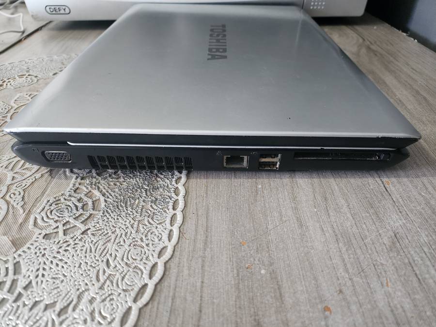 TOSHIBA SATELITTE L300 LAPTOP FOR SPARES OR REPAIRS