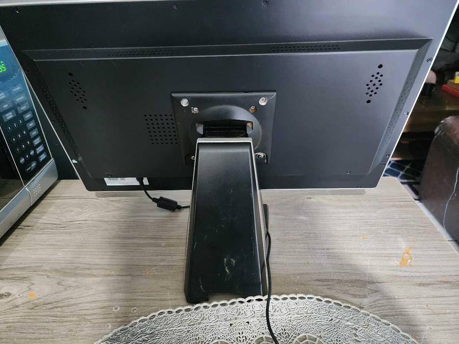 AIO 21.5 INCH GENERAL TOUCH  PC FOR SALE !!!!