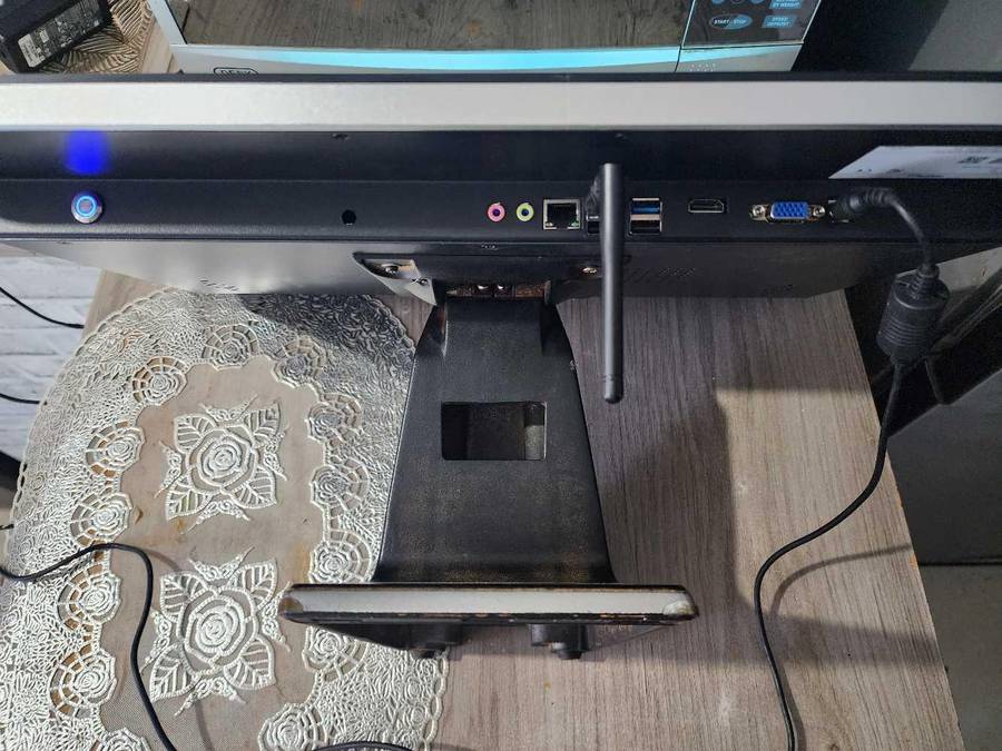 AIO 21.5 INCH GENERAL TOUCH  PC FOR SALE !!!!